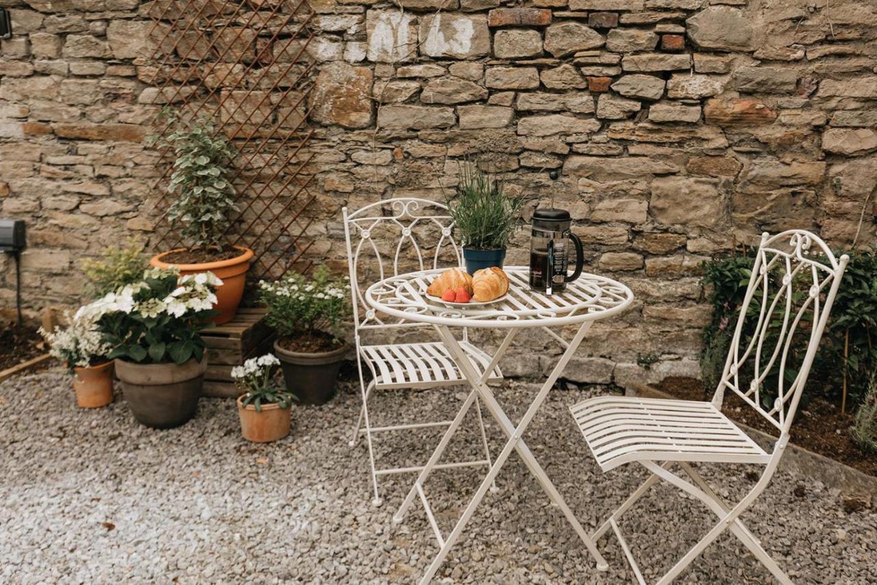 Wensleydale, Old School Rooms - Ground Floor Luxury Apartment In Richmond, North Yorkshire Richmond  Exterior foto